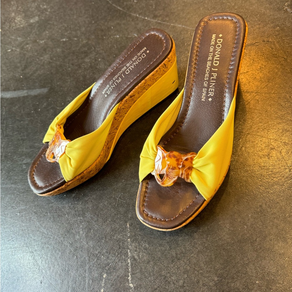 Donald Pliner Women’s size 7 Heels